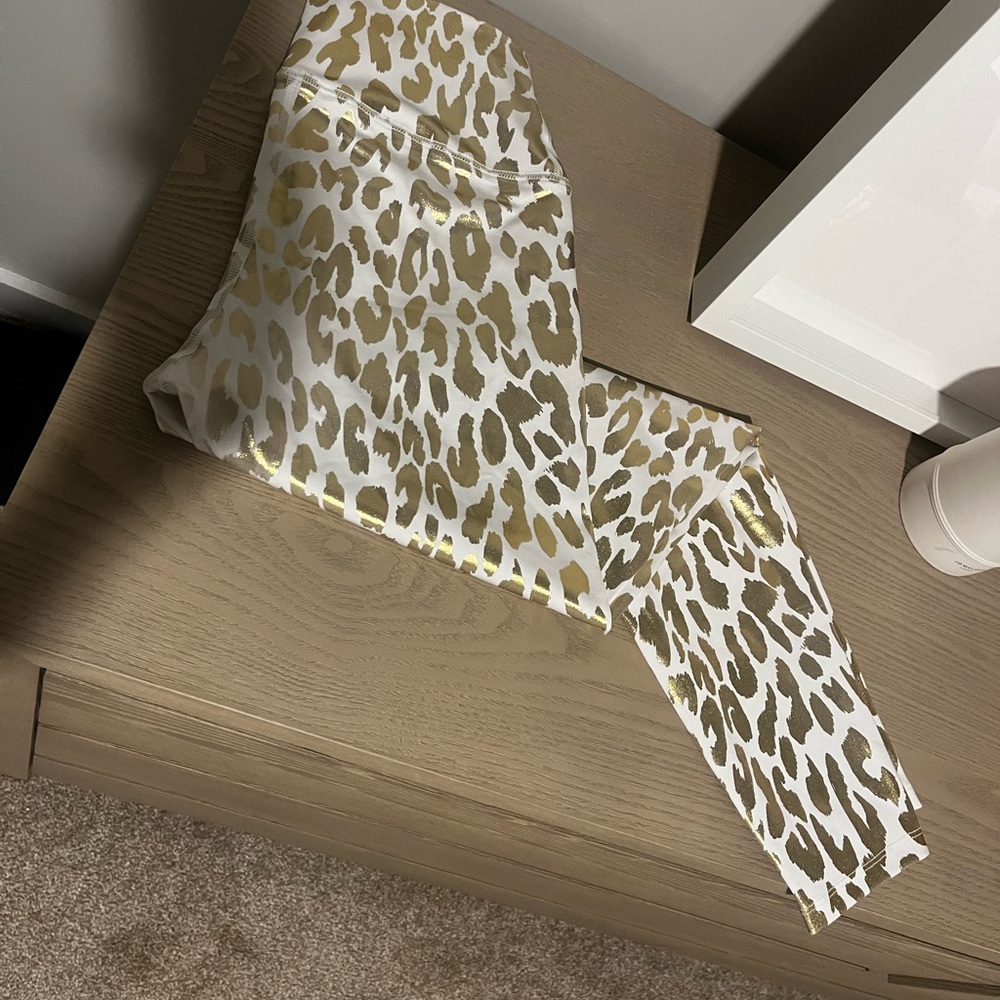 Carbon38 Gold Leopard Print Leggings Size Medium